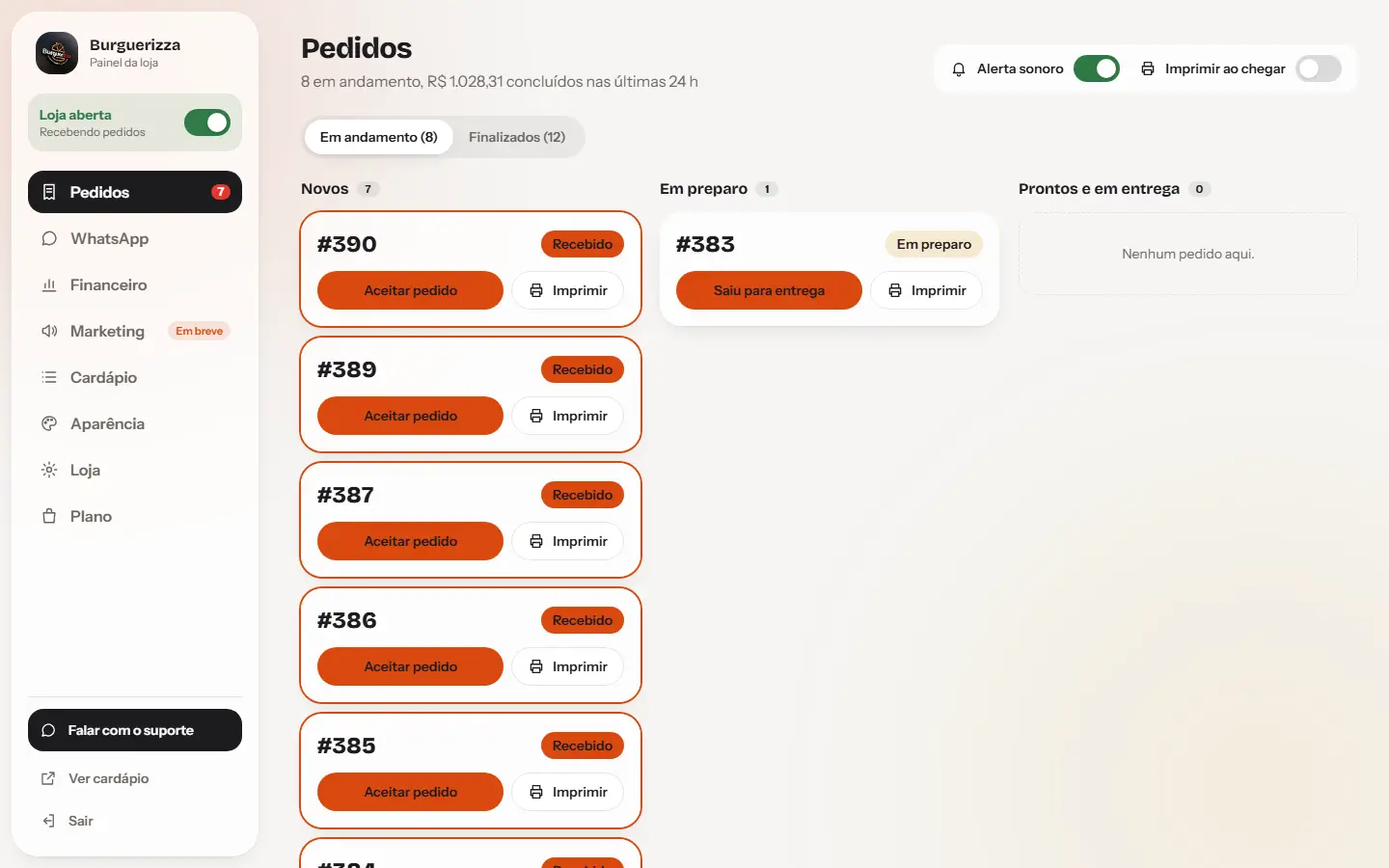 Painel de pedidos com pedidos novos, em preparo e prontos